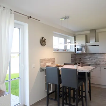 Reetdachhaeuser * Börgerende-Rethwisch